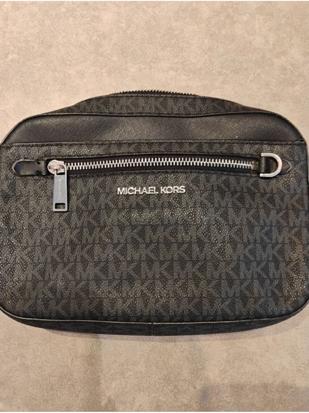 Michael Kors Jet Set Large Logo Crossbody Bag in Black And Grey